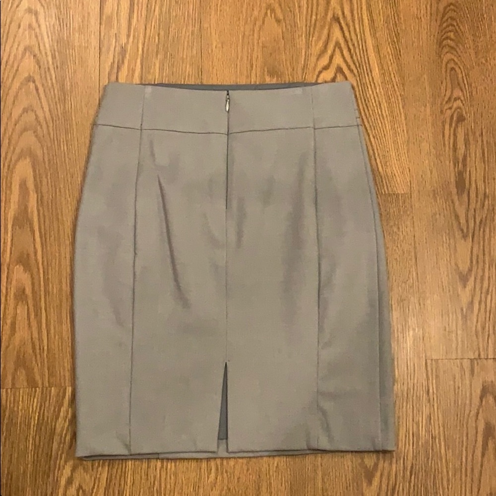 🎉HPx2🎉 Light grey pencil skirt ✏️ - Picture 4 of 6
